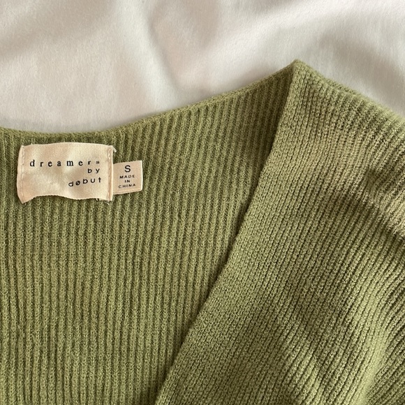 Criss Cross Cropped Knit Sweater - Picture 6 of 8